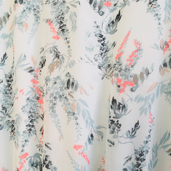 Smocked Blouson Dress In Wisteria See Breeze Preppy Coastal - Picture 9 of 13